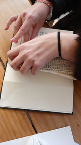 TALLER BOOKFOLDING  ... TRANSFORMANDO LIBROS EN ARTE  BY OLGA CARTONERA